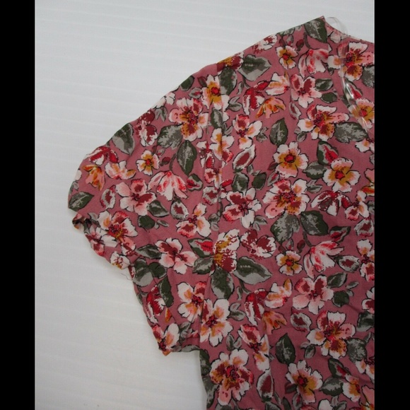 Pink Floral Keyhole Romper XS NWT - Picture 5 of 13